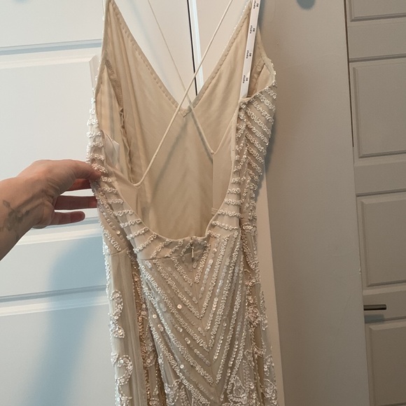 David’s Bridal DB Studio Beaded Sheath V Neck Dress - Picture 5 of 8